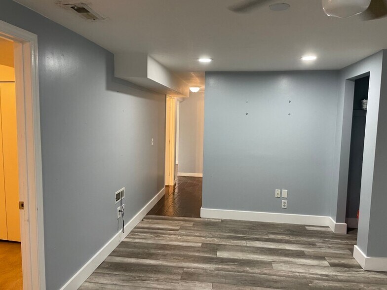 Building Photo - 141 W 8710 S
