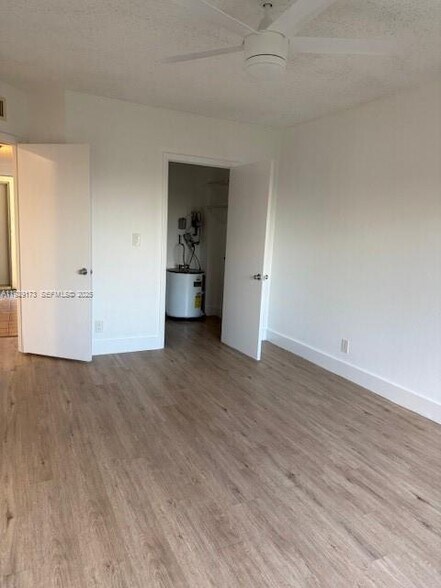 Building Photo - 8290 Lake Dr