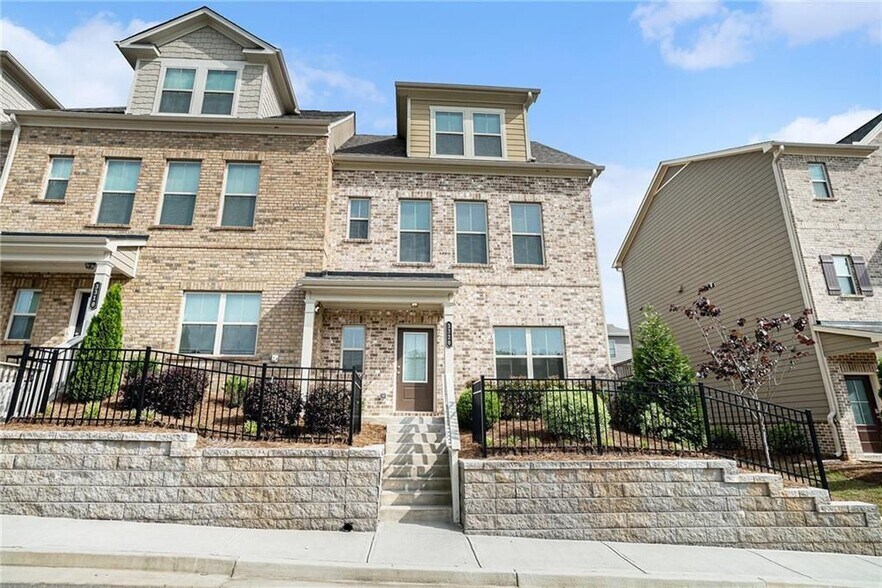 Building Photo - 3320 Reagan Way