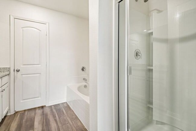 Building Photo - 720 Trinity Trl