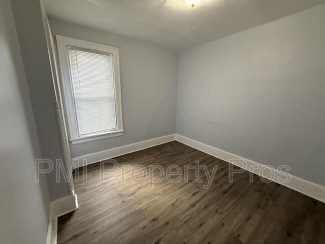 Building Photo - 2853 N Booth St