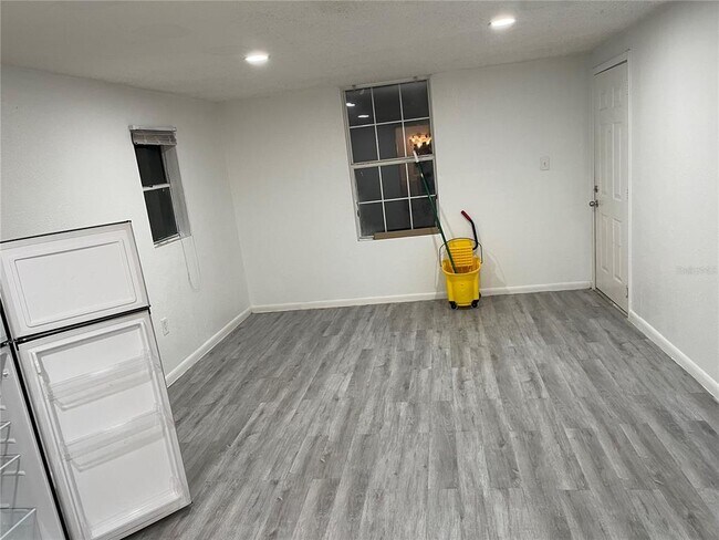 Building Photo - 1735 Moose Dr