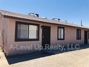 Building Photo - 1501 N Riverview Blvd