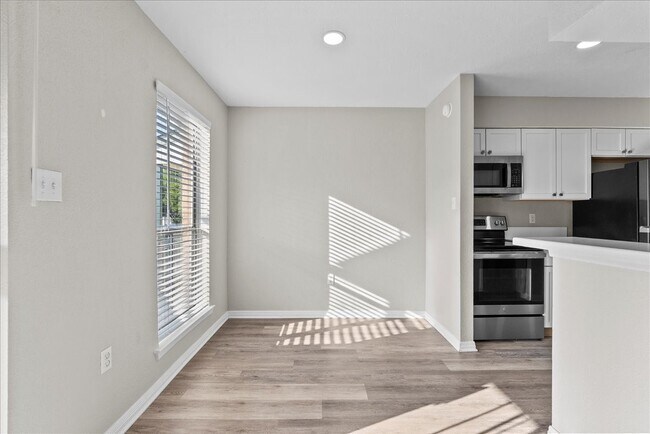 Building Photo - 250 El Dorado Blvd