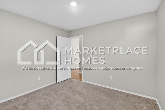 Building Photo - 812 NE 102nd Ter