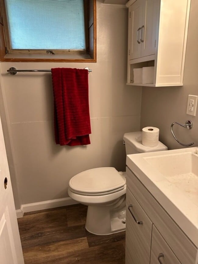 Building Photo - Updated 4 Bedroom Split-Level Home – Available June 1