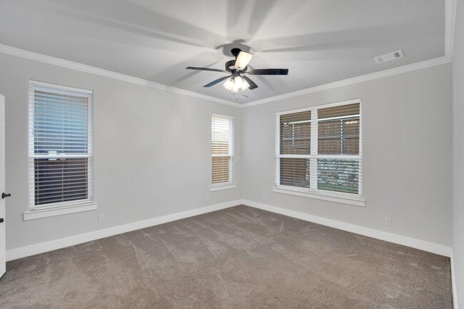 Building Photo - 500 Woodside Trl