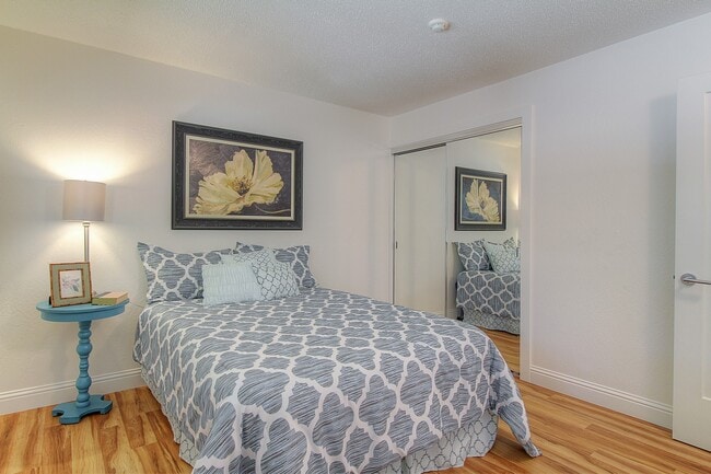 Building Photo - 871 Sonoma Ave