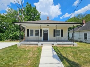 Building Photo - Must see! 2 BR in High Point