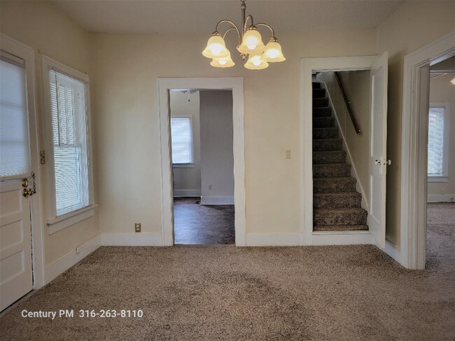 Building Photo - 143 N Clara St