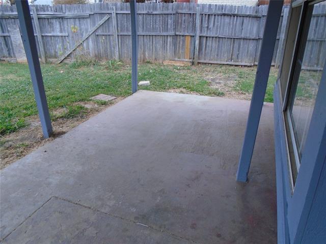 Building Photo - 320 Pebblebrook Ln