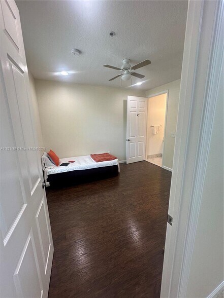 Building Photo - 3924 Passion Flower Rd