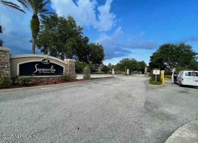 Building Photo - 13026 SUNSET LAKE Dr