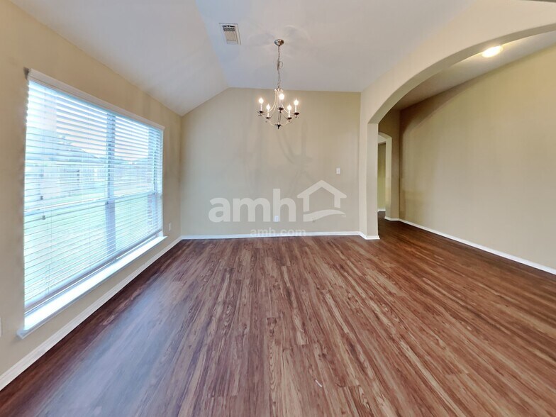 Building Photo - 2918 Meridian Bay Ln