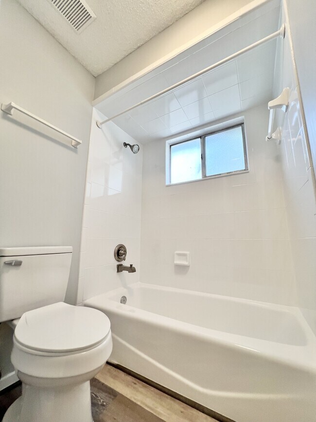 Building Photo - 11446 Skimmer Ct