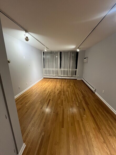 Building Photo - 150 Bird Ave