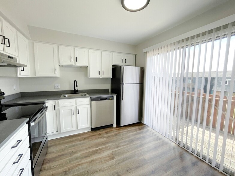 Building Photo - 87th Street Apartments