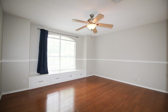 Building Photo - Beautiful home in Helotes. 3 Bedroom, 2 1/2 Bath Move In June 10th!