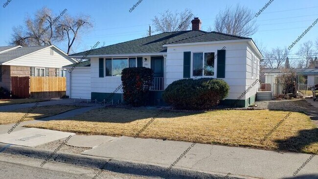 Building Photo - Old Southwest Reno home 3 Bed 2 Bath 1 car...