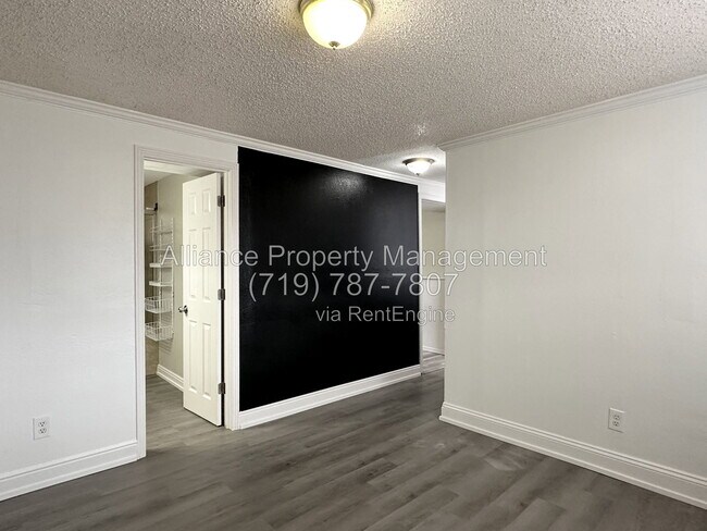 Building Photo - 1250 Chiricahua Dr