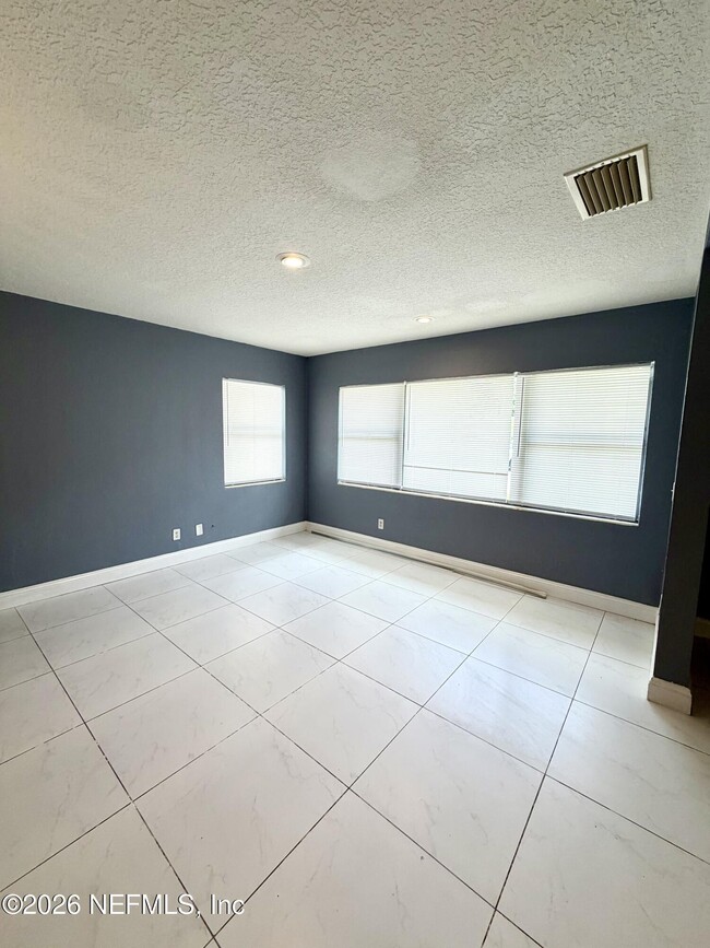 Building Photo - 5415 Lori Dr S