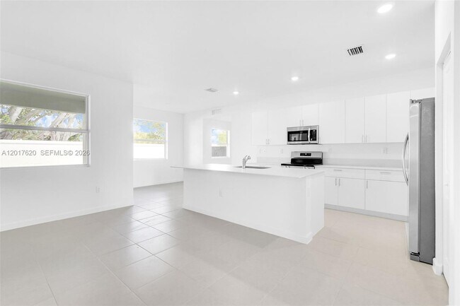 Building Photo - 27232 SW 159th Path