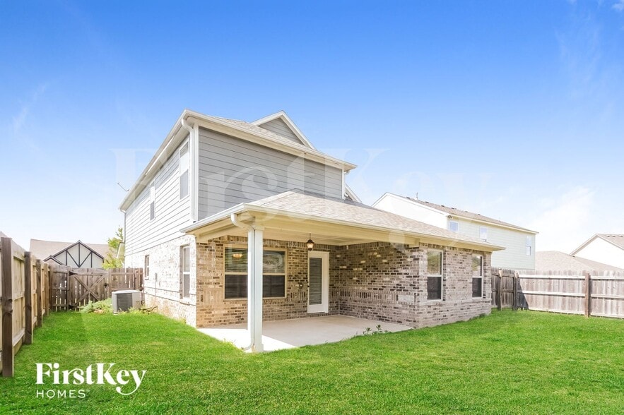 Building Photo - 465 W Park Dr