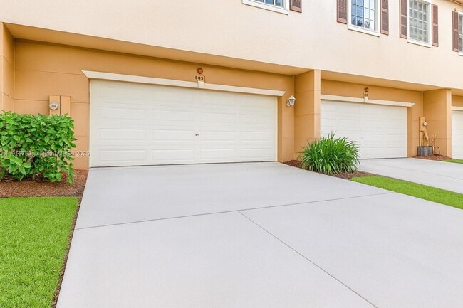 Building Photo - 4581 Danson Way