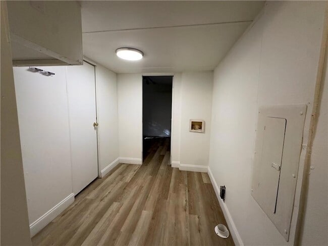 Building Photo - 39459 Cooper Ln