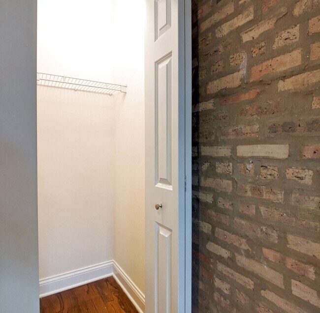 Building Photo - 2836 N Albany Ave