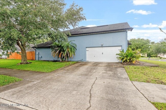 Building Photo - 13705 Fish Eagle Dr W