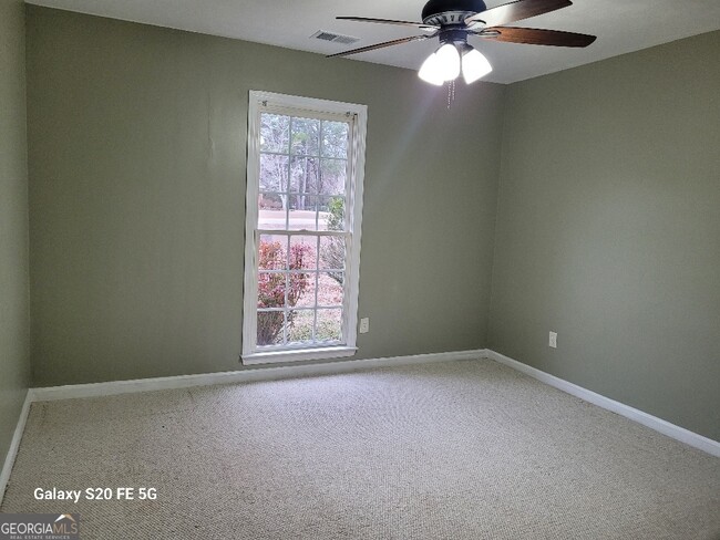 Building Photo - 108 Huntington Dr