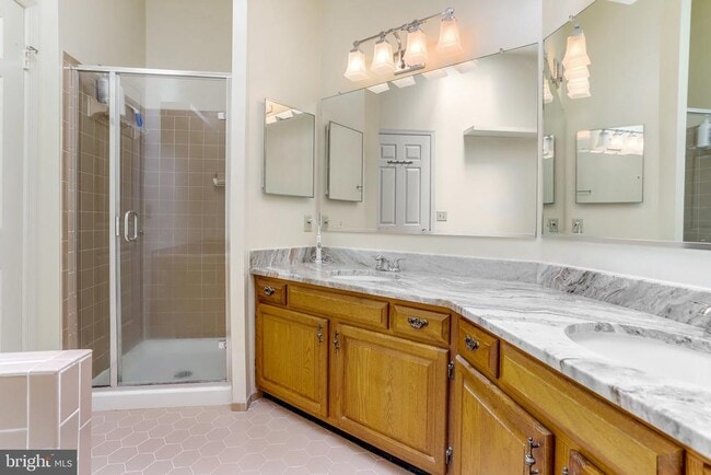 Building Photo - 7415 Salford Ct