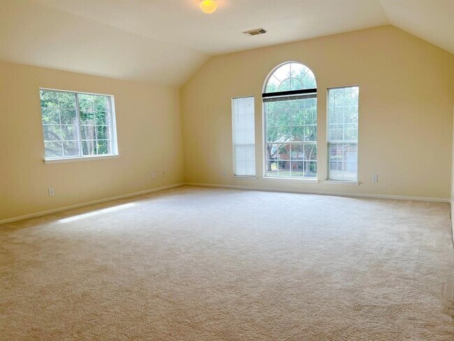 Building Photo - 18018 Timber Crossing Ln