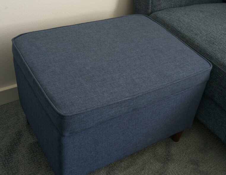 Ottoman makes the sofa a lounge for relaxing,and... - 4157 SE Brooklyn St