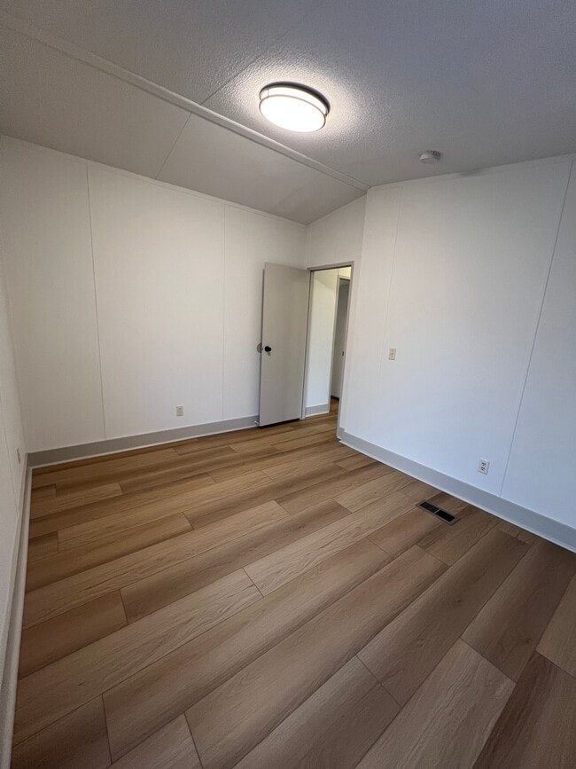 Building Photo - 1609 Walden Rd