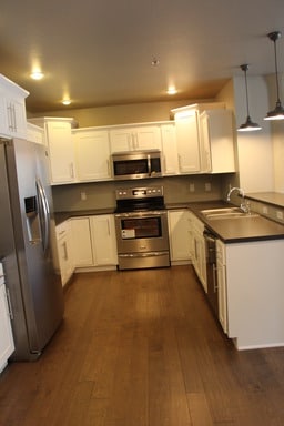 Building Photo - 221 S Phillips Ave