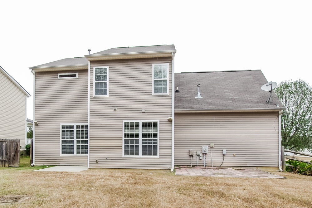 Building Photo - 15327 De Havilland Dr