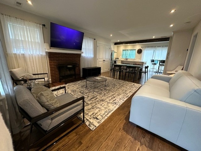 Building Photo - 811 5th Ave