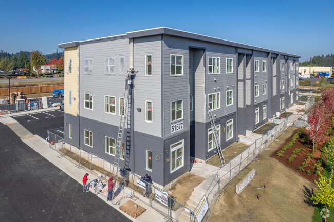 Building Photo - Candlelight - Modern Scappoose Apartments!