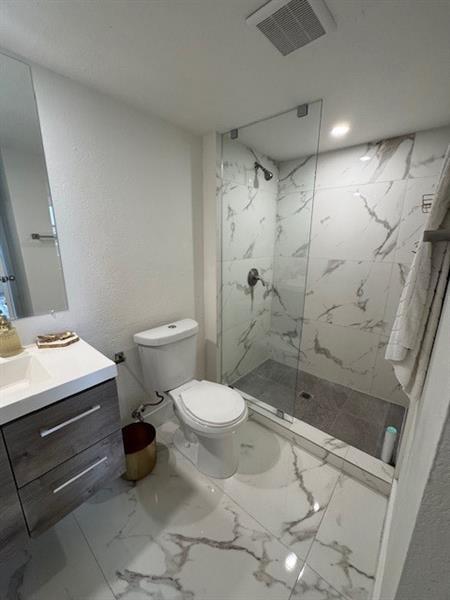 Building Photo - 20335 W Country Club Dr
