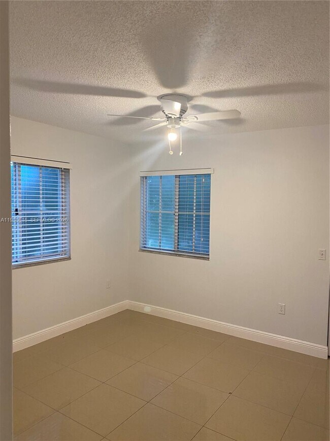 Building Photo - 2496 Centergate Dr