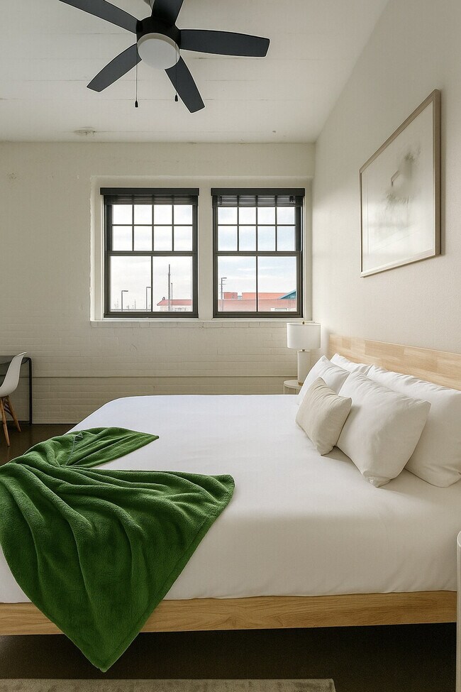 Building Photo - 215 N Santa Fe Ave