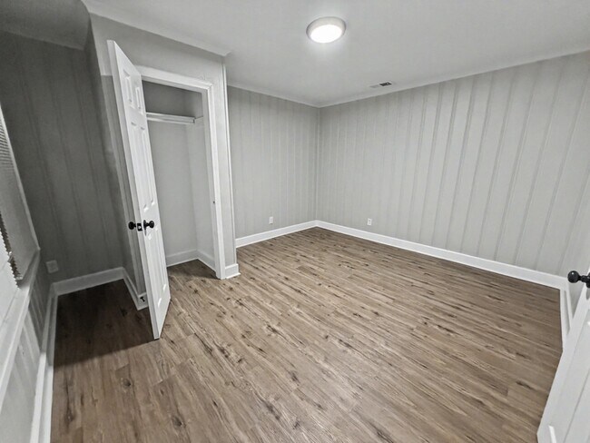 Building Photo - 1473 Oberle Ave