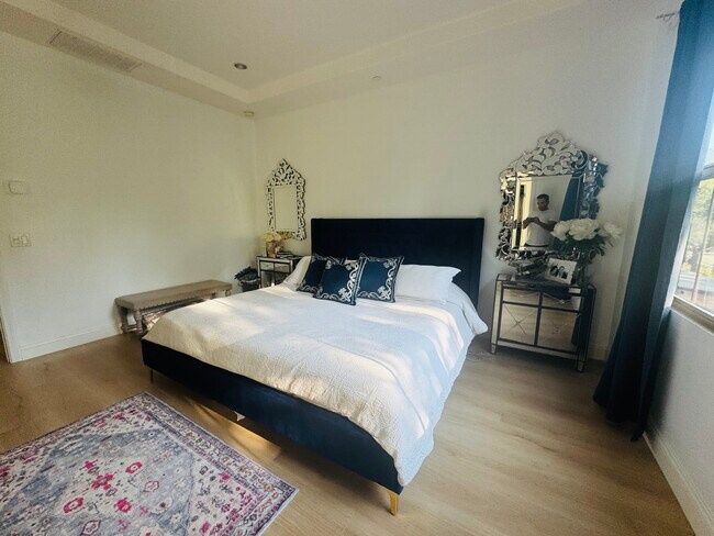 Building Photo - 113 Churchill