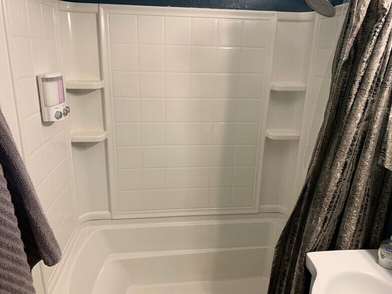 Building Photo - 1921 N 67th St