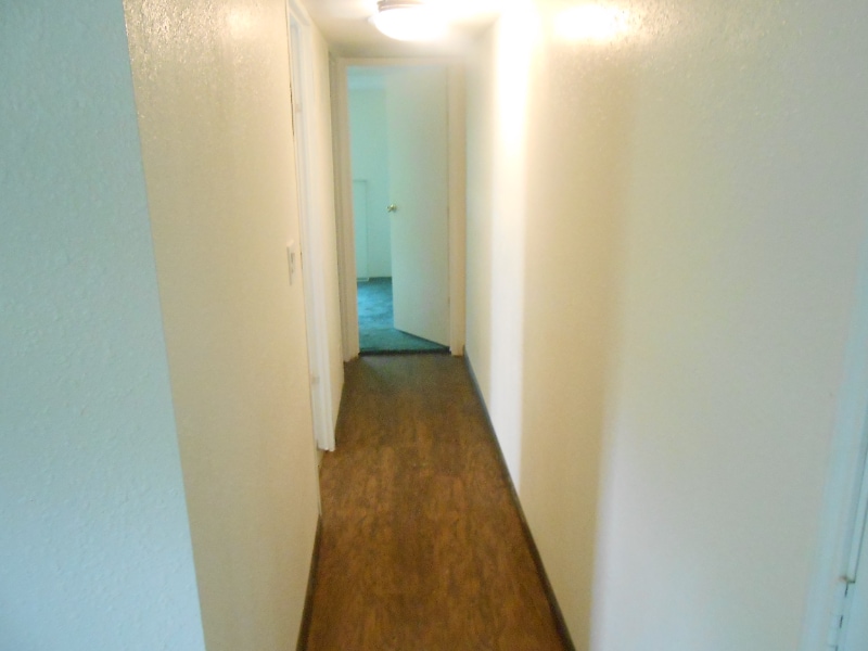 Building Photo - 24898 Lakewood Dr