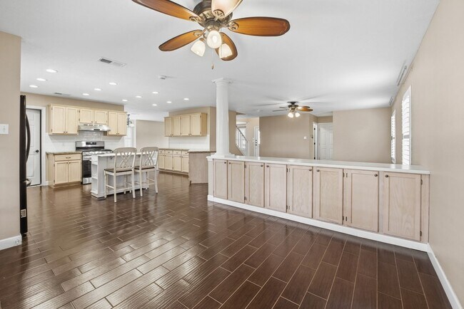 Building Photo - 37 Pinon Ct