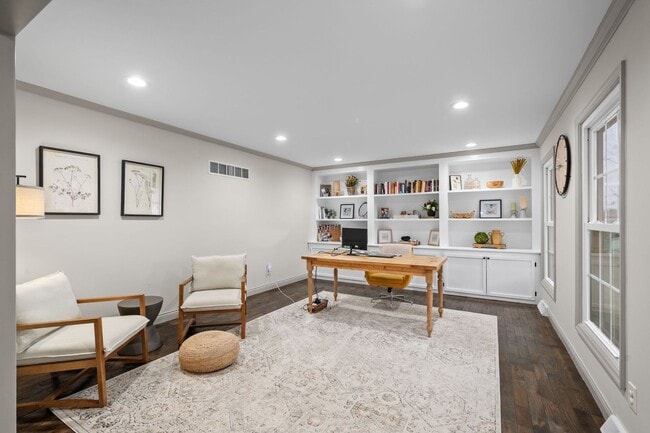 Building Photo - 12122 Royal Valley Dr