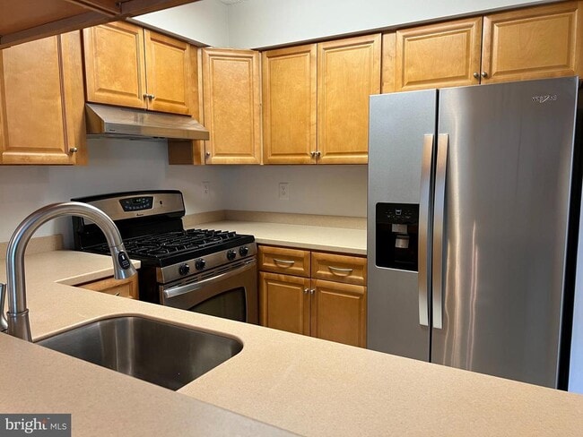 Building Photo - 6015 Netherton St